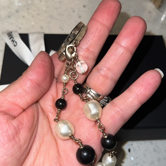 Chanel vintage pearl bracelet - Picture 2 of 6